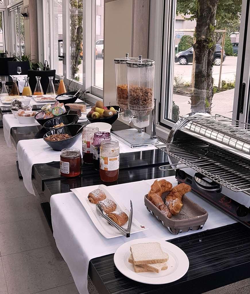Hostellerie De La Vendee Lancy 餐厅 照片